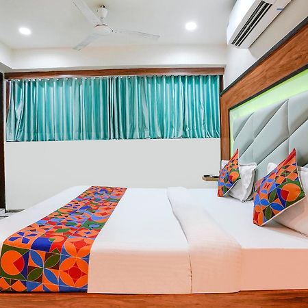 Fabexpress Royal Bird Hotel Ahmedabad Eksteriør billede