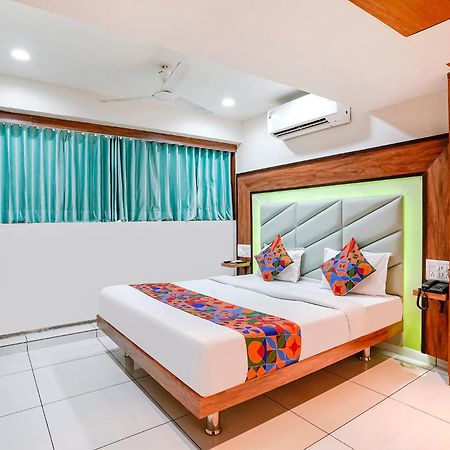 Fabexpress Royal Bird Hotel Ahmedabad Eksteriør billede
