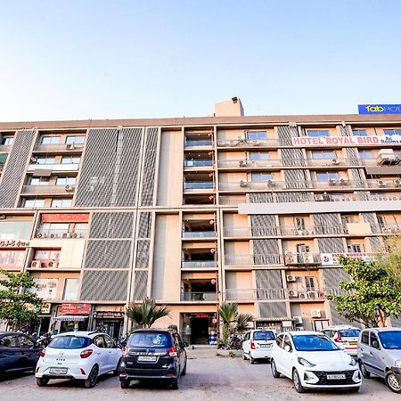 Fabexpress Royal Bird Hotel Ahmedabad Eksteriør billede