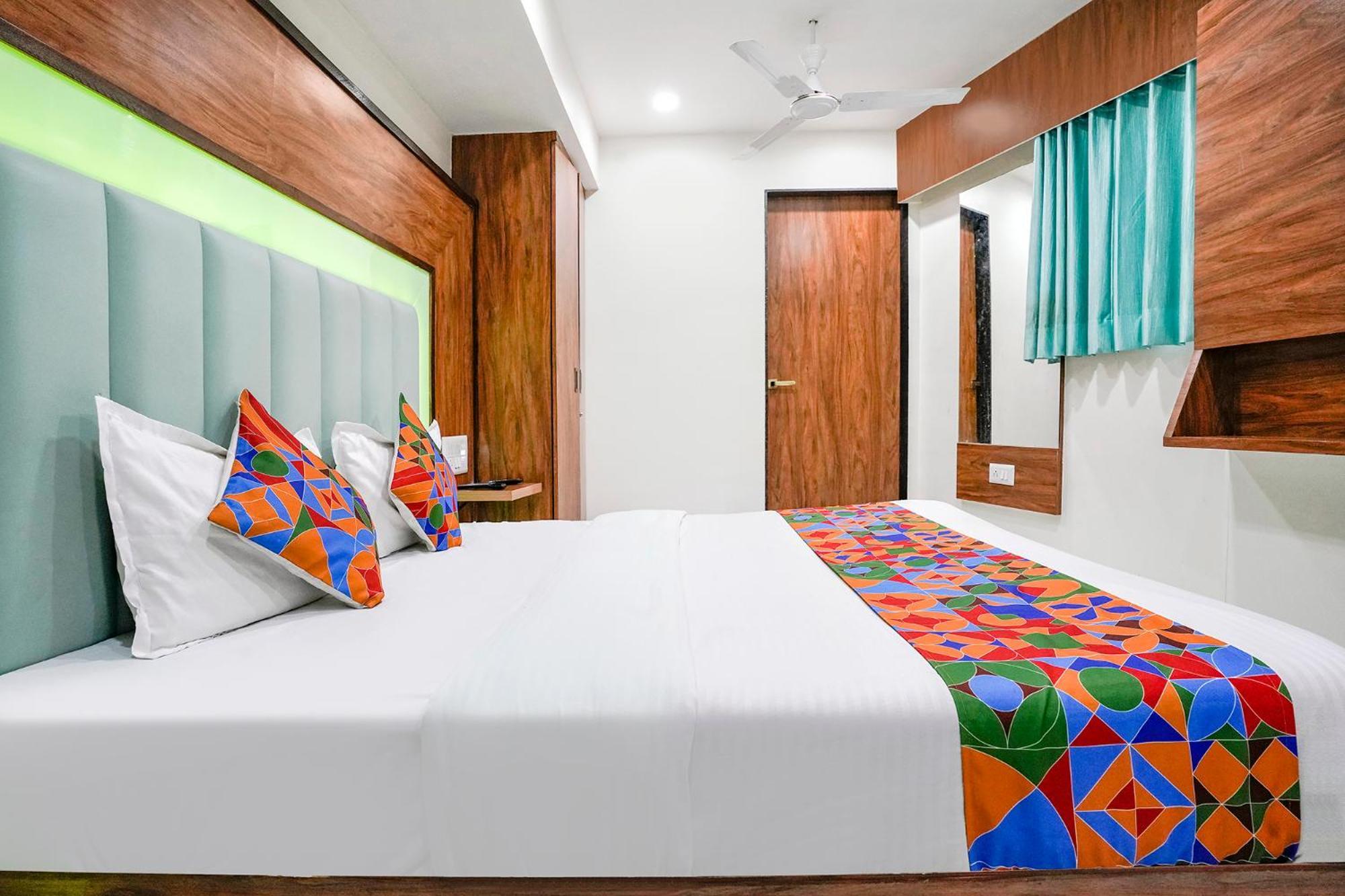 Fabexpress Royal Bird Hotel Ahmedabad Eksteriør billede