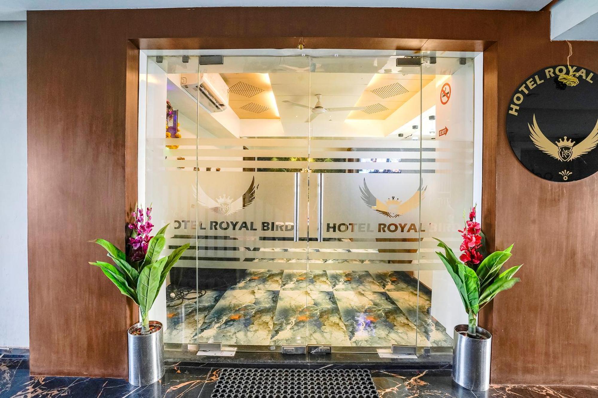 Fabexpress Royal Bird Hotel Ahmedabad Eksteriør billede