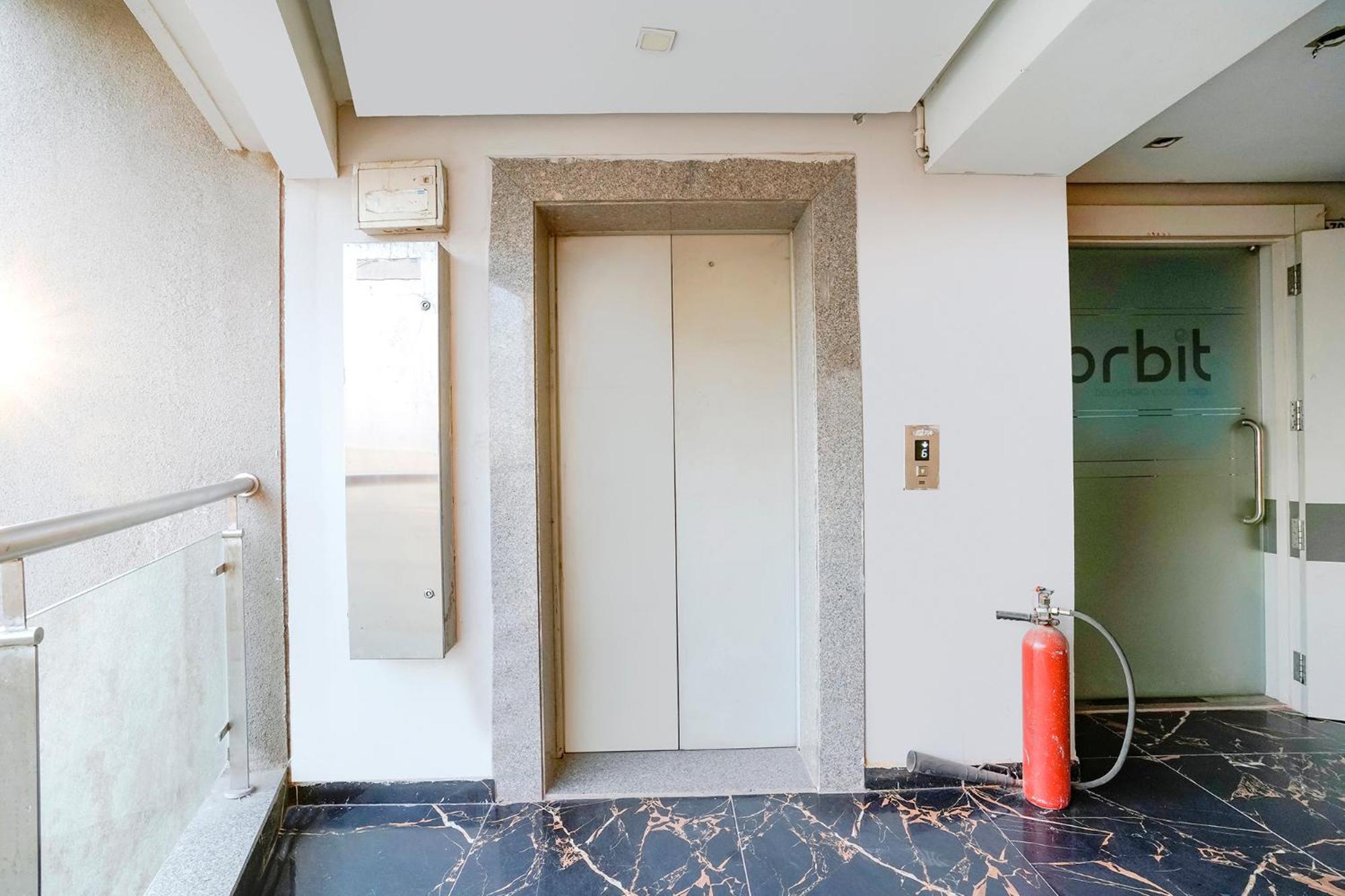 Fabexpress Royal Bird Hotel Ahmedabad Eksteriør billede